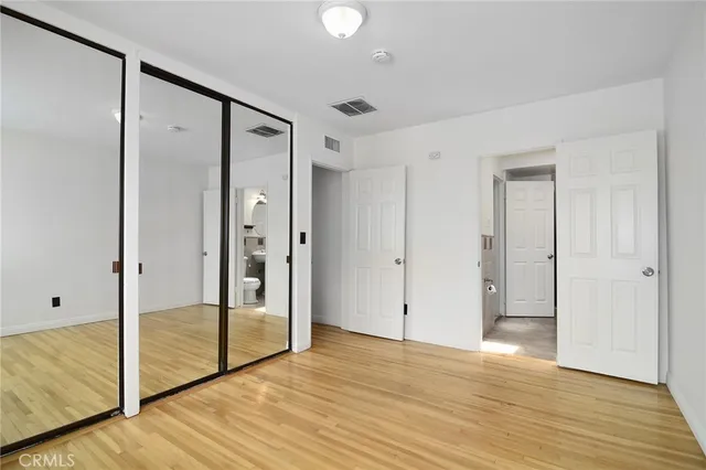 $975,000 | 19324 Victory Boulevard, Reseda, CA 91335