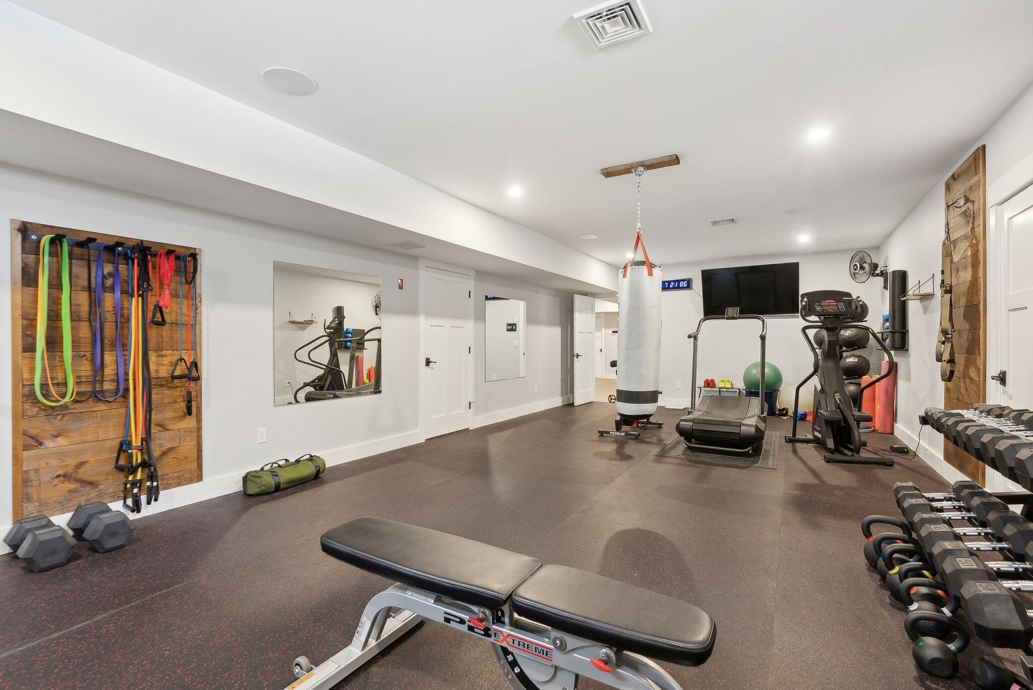20 Vining Way Cumberland Center, ME 04021 - Photo 64 of 100 Room for all your gym equipment