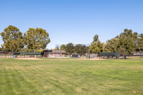 $1,150,000 | 461 Burgess Drive, Unit 4, Menlo Park, CA 94025