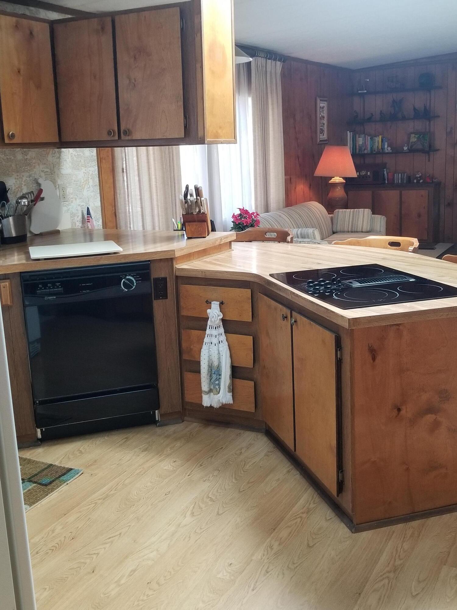 61014 Springcrest Drive Bend, OR 97702 - Photo 9 of 16 20240326_134626