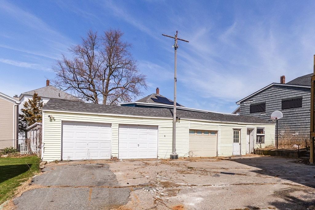 58 Downing Street Fall River, MA 02723 - Photo 5 of 38