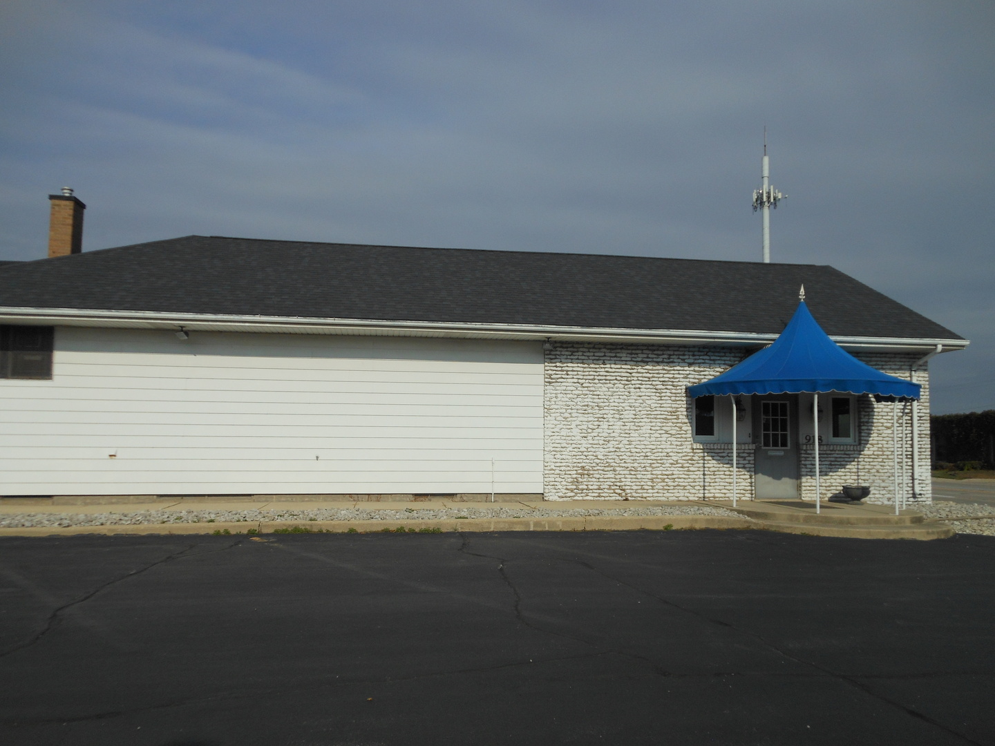 918 Plainfield Road Joliet, IL 60435 - Photo 4 of 12 a view of water heater room