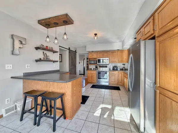 $300,000 | 2584 West Red Oak Road, Freeport, IL 61032