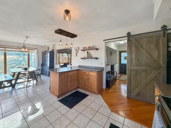 $300,000 | 2584 West Red Oak Road, Freeport, IL 61032