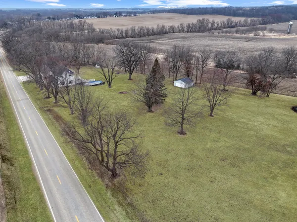 $300,000 | 2584 West Red Oak Road, Freeport, IL 61032