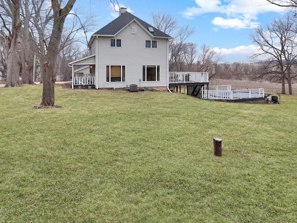 $300,000 | 2584 West Red Oak Road, Freeport, IL 61032