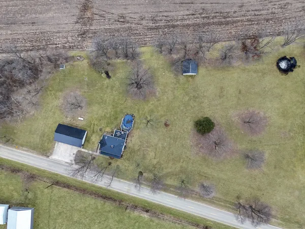 $300,000 | 2584 West Red Oak Road, Freeport, IL 61032