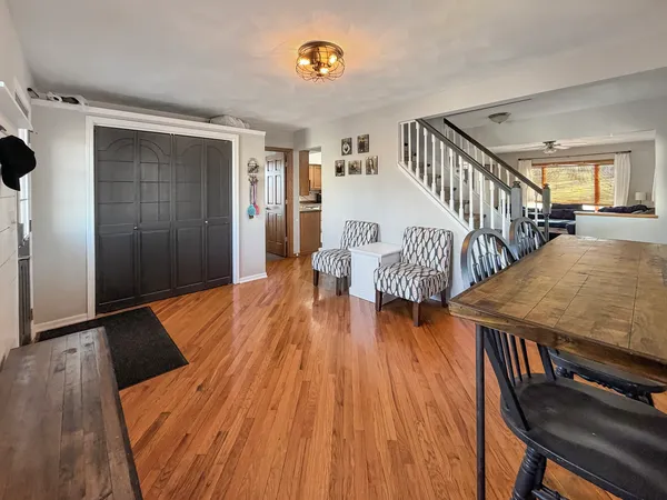 $300,000 | 2584 West Red Oak Road, Freeport, IL 61032