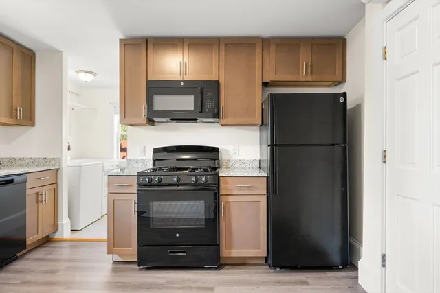 $2,600 | 97 West Street, Unit 2, Whitman, MA 02382