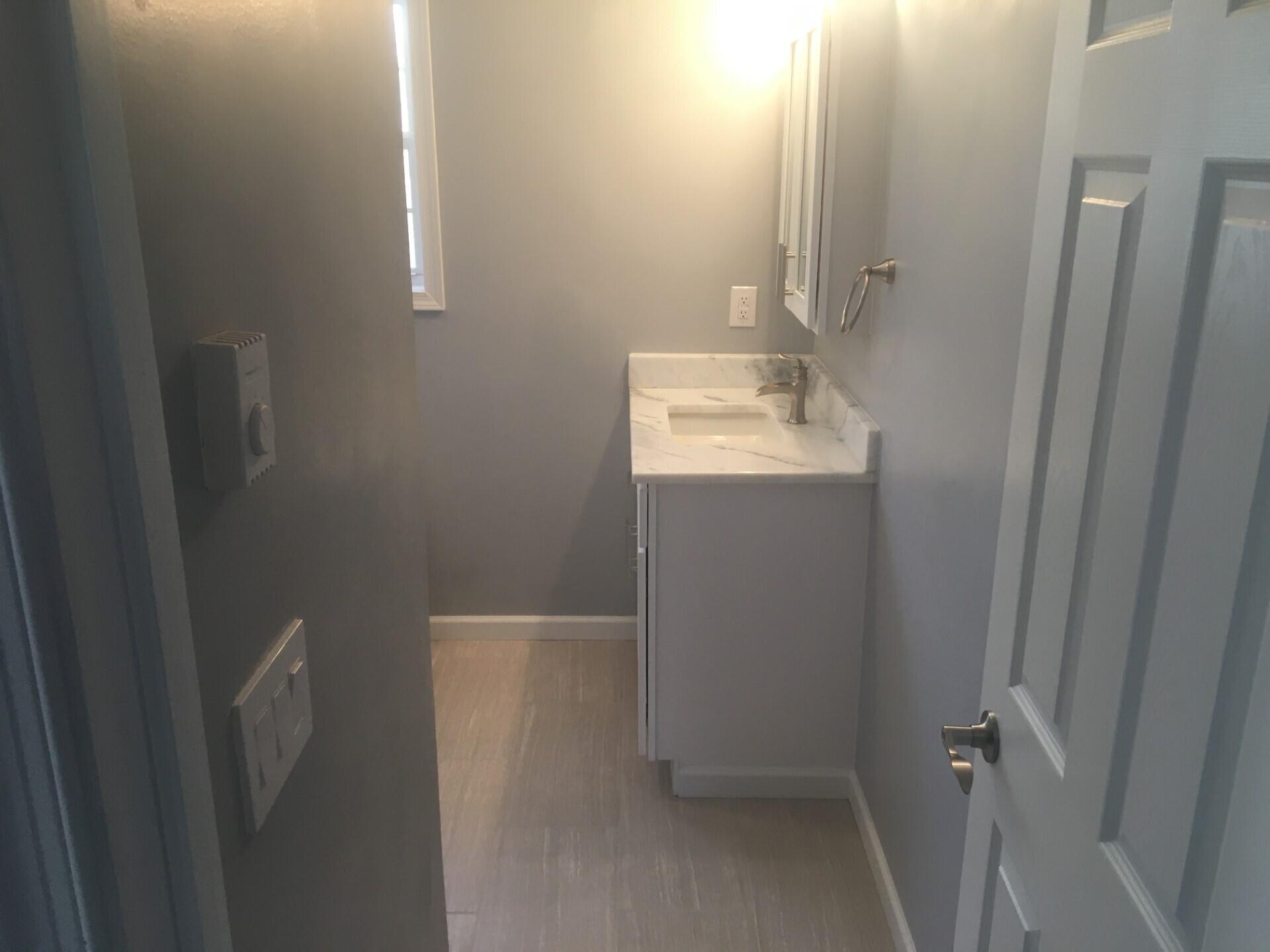 122 Daisy Drive Effort, PA 18330 - Photo 18 of 50 master bath 1