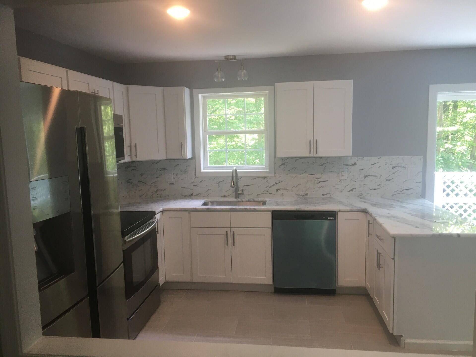 122 Daisy Drive Effort, PA 18330 - Photo 2 of 50 side kit