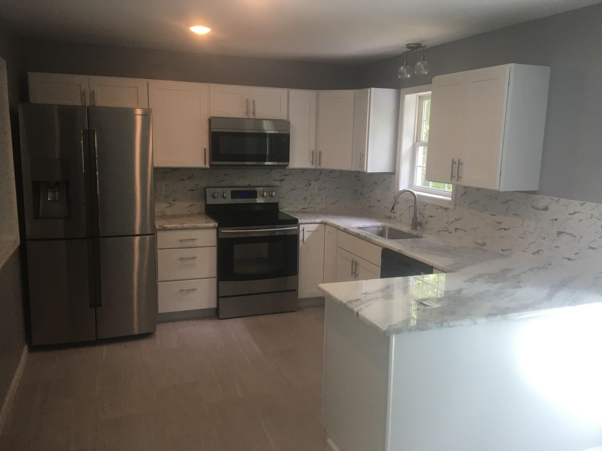 122 Daisy Drive Effort, PA 18330 - Photo 4 of 50 upstairs kitchen