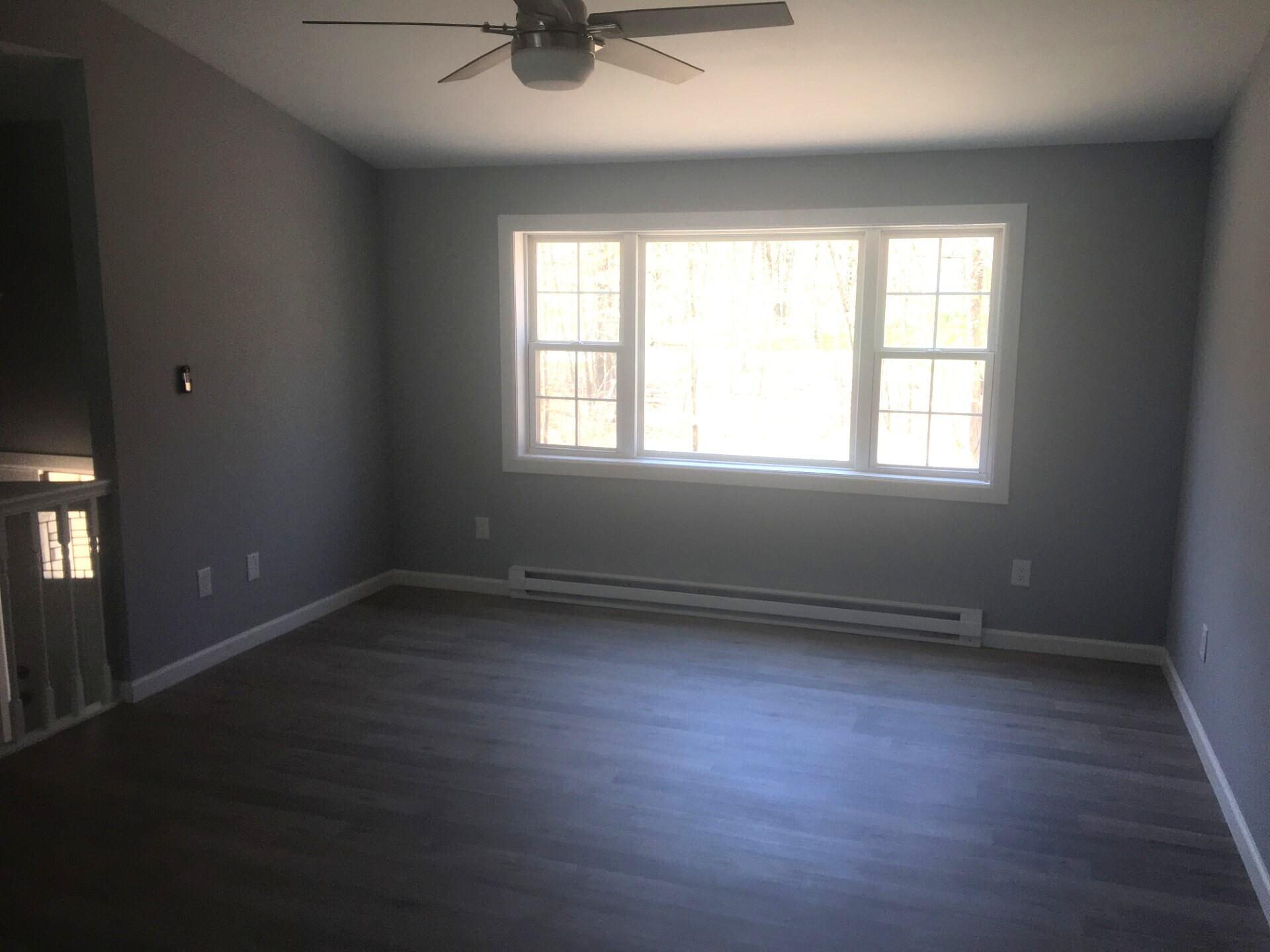 122 Daisy Drive Effort, PA 18330 - Photo 7 of 50 living room 1