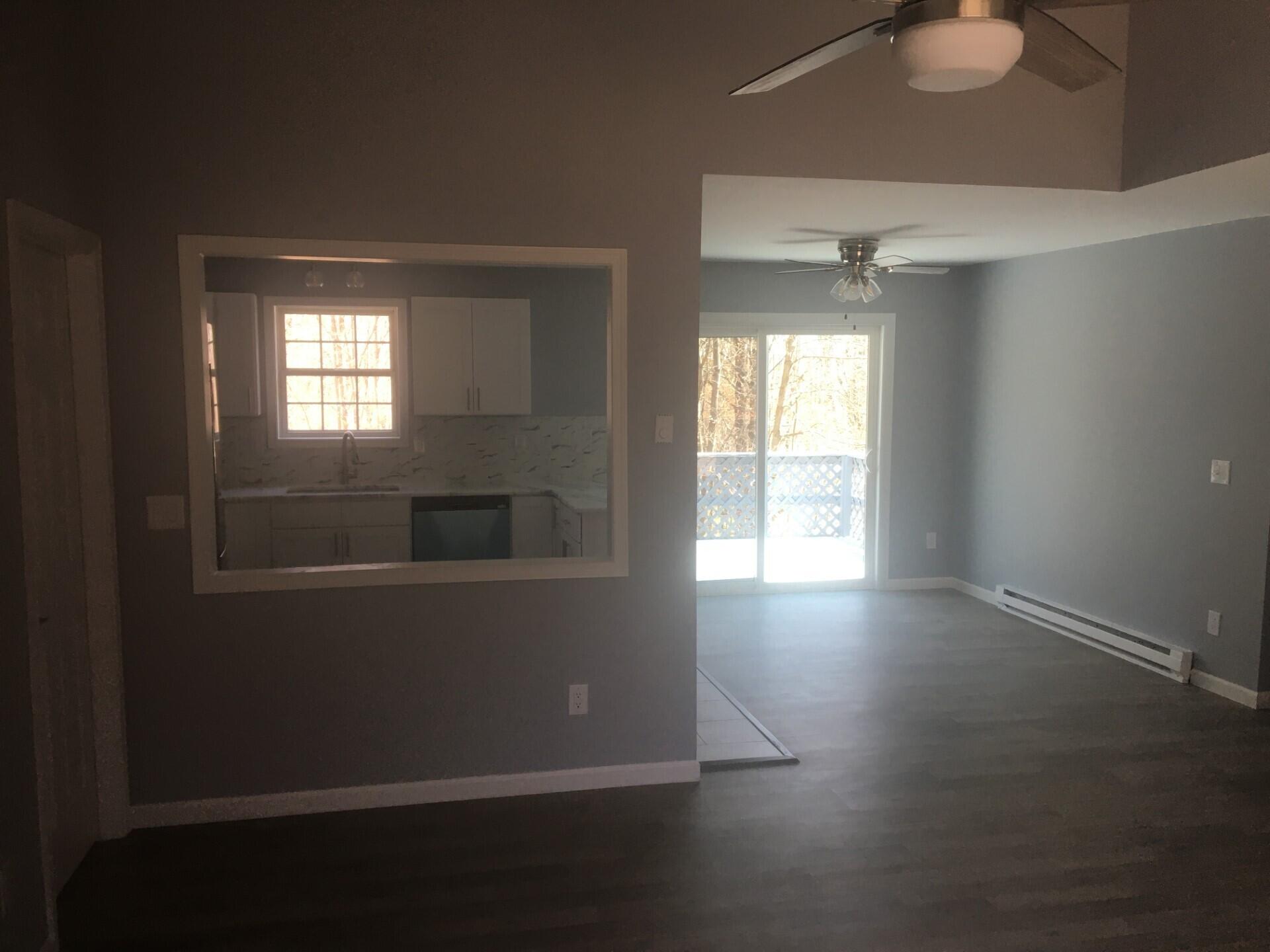 122 Daisy Drive Effort, PA 18330 - Photo 10 of 50 living-dining