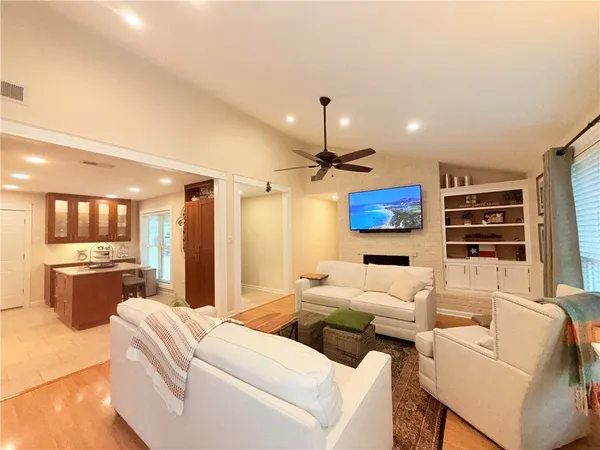 $2,300 | 1509 Briar Street, Portland, TX 78374