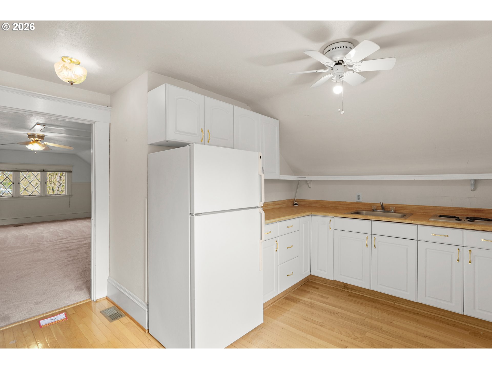 2936 Southeast Taylor Street Portland, OR 97214 - Photo 21 of 27 Upstairs Unit