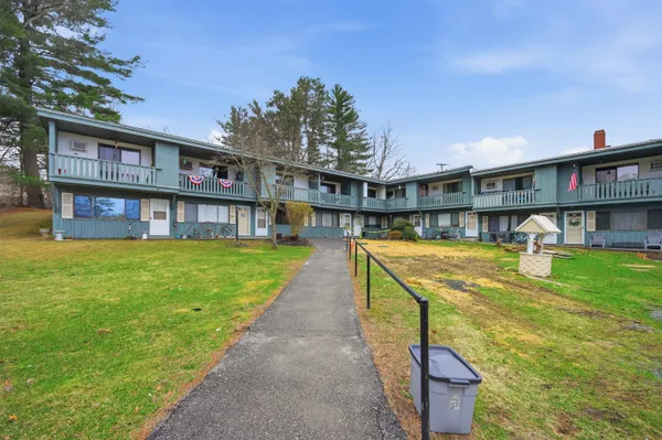 $295,000 | 28 Chandler Avenue, Unit 3, Plaistow, NH 03865