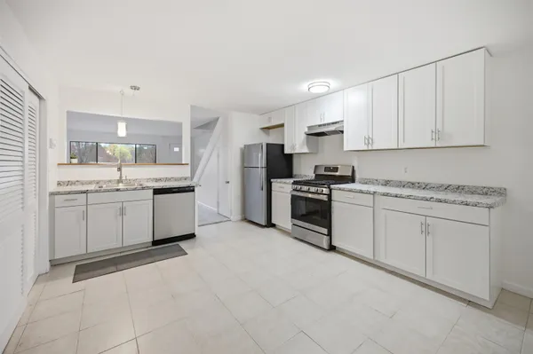 $295,000 | 28 Chandler Avenue, Unit 3, Plaistow, NH 03865