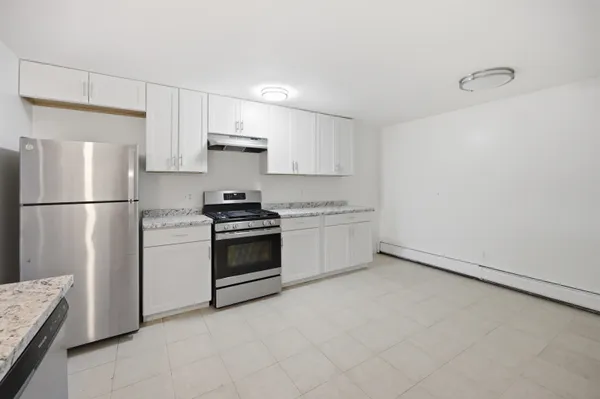 $295,000 | 28 Chandler Avenue, Unit 3, Plaistow, NH 03865