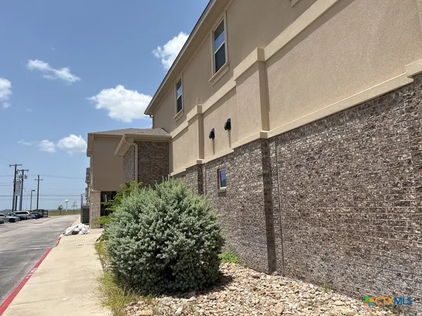 $1,295 | 2710 South Clear Creek Road, Unit 202, Killeen, TX 76549