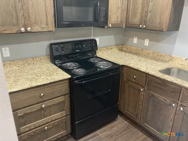 $1,295 | 2710 South Clear Creek Road, Unit 202, Killeen, TX 76549
