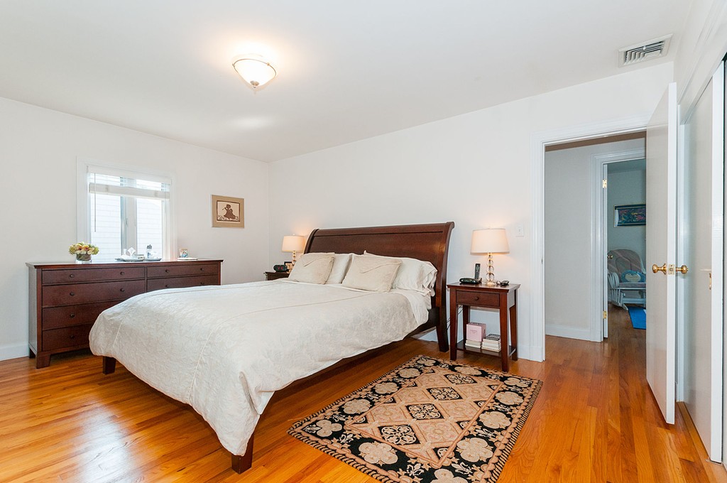 133 Evelyn Road Newton, MA 02468 - Photo 8 of 20 Gallery Image 8