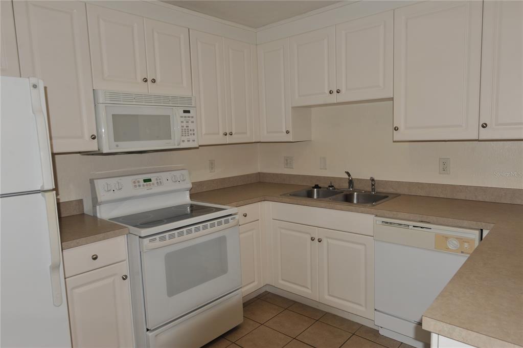 501 Southwest 75th Street, Unit A14 Gainesville, FL 32607 - Photo 16 of 36