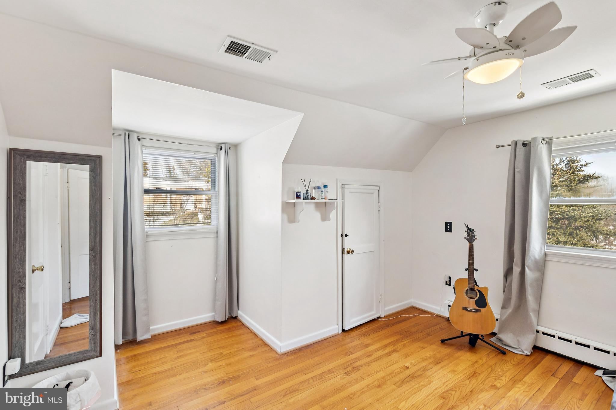 305 Cedar Ridge Drive Oxon Hill, MD 20745 - Photo 9 of 22 a view of a room with gym equipment