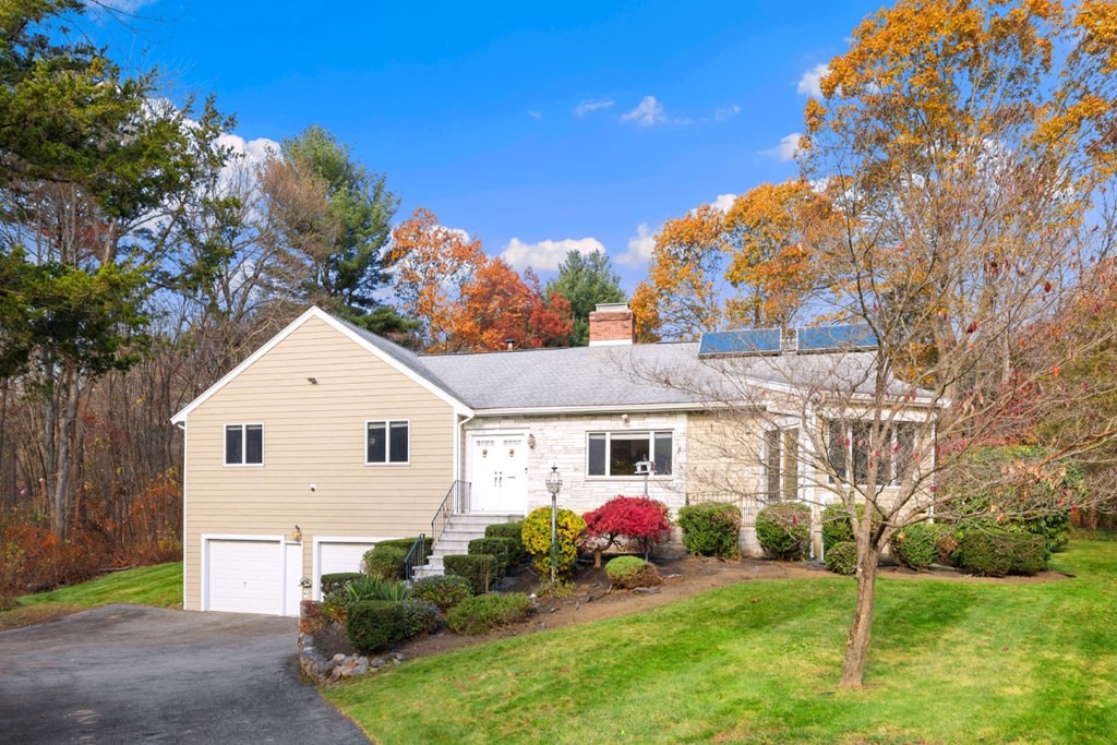 29 Midland Road Lynnfield, MA 01940 - Photo 1 of 33 Gallery Image 1