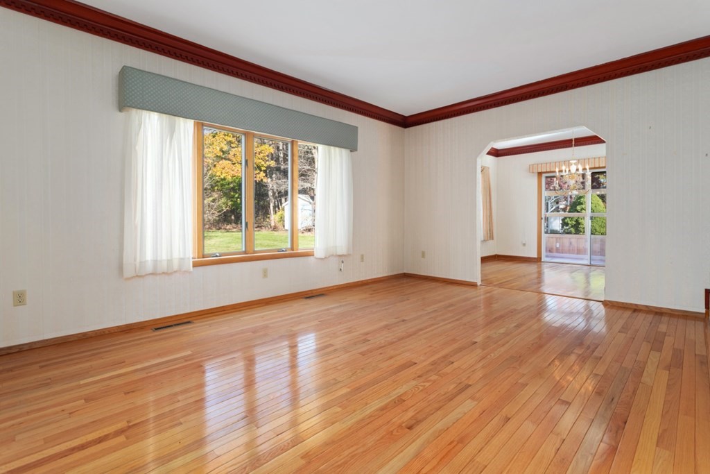 29 Midland Road Lynnfield, MA 01940 - Photo 12 of 33 Gallery Image 12