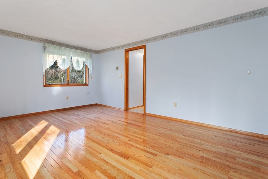 29 Midland Road Lynnfield, MA 01940 - Photo 19 of 33 Gallery Image 19