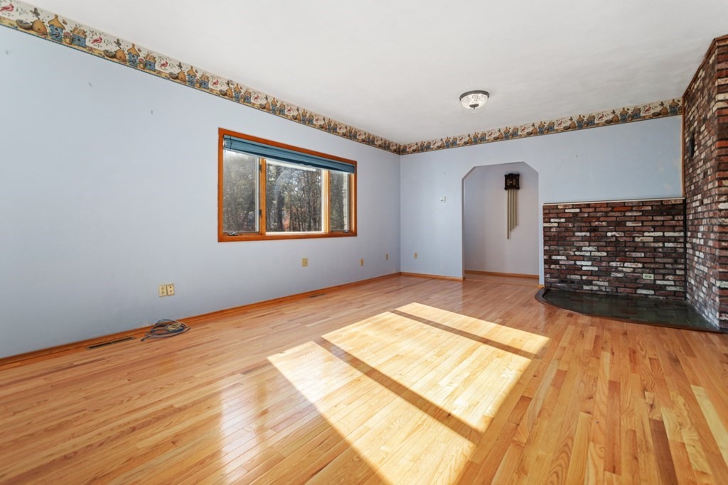 29 Midland Road Lynnfield, MA 01940 - Photo 2 of 33 Gallery Image 2