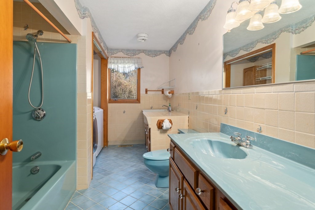 29 Midland Road Lynnfield, MA 01940 - Photo 21 of 33 Gallery Image 21