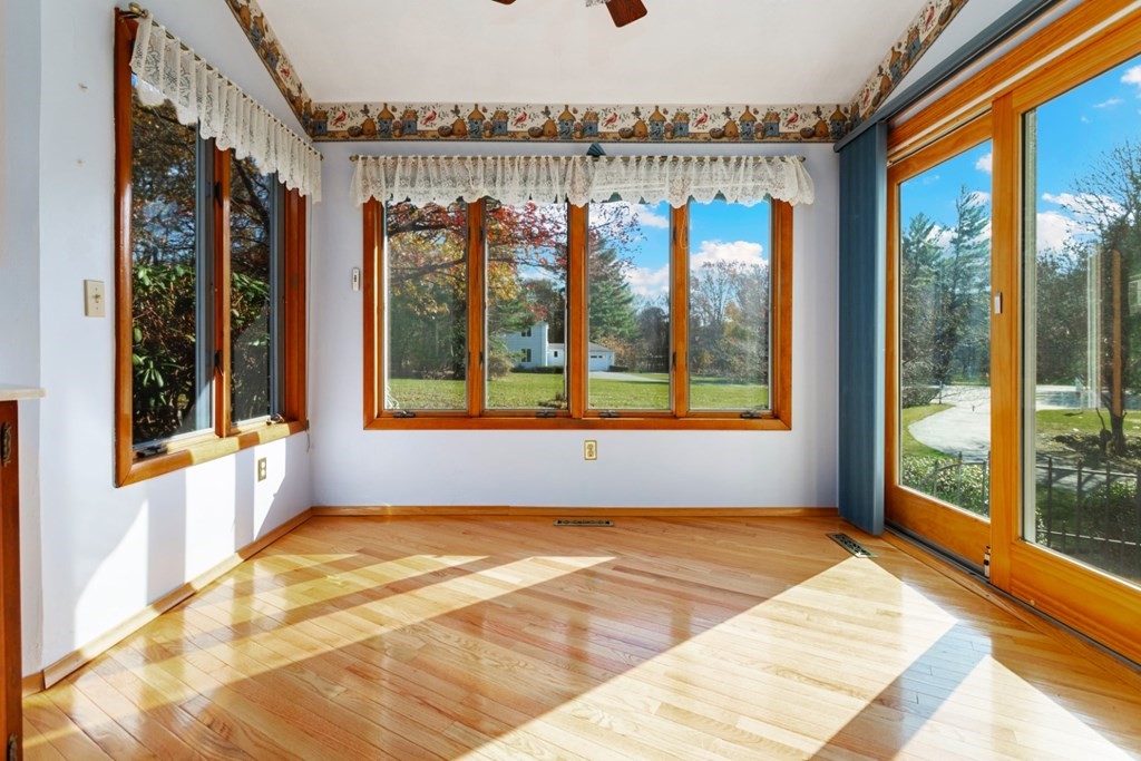 29 Midland Road Lynnfield, MA 01940 - Photo 3 of 33 Gallery Image 3