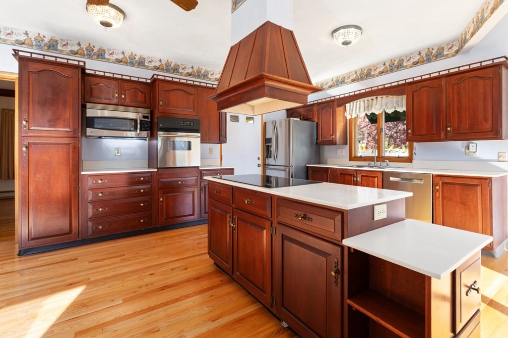 29 Midland Road Lynnfield, MA 01940 - Photo 6 of 33 Gallery Image 6