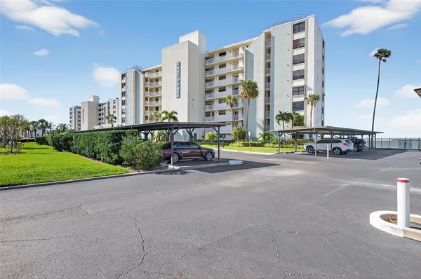 $2,975 | 300 Woodette Drive, Unit 404B, Dunedin, FL 34698