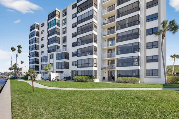 a building view with outdoor space