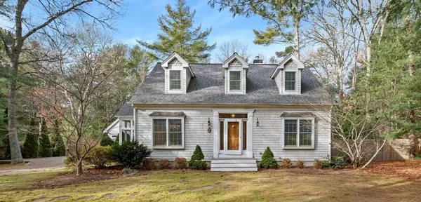 $915,000 | 602 Putnam Avenue, Cotuit, MA 02635