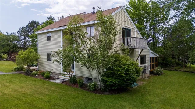 $699,000 | 76 Donahue Drive, South Thomaston, ME 04858