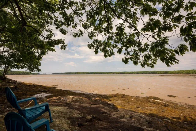 $699,000 | 76 Donahue Drive, South Thomaston, ME 04858