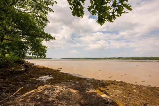 $699,000 | 76 Donahue Drive, South Thomaston, ME 04858