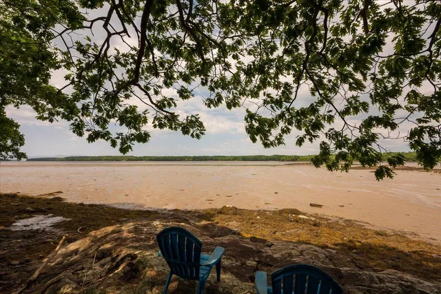 $699,000 | 76 Donahue Drive, South Thomaston, ME 04858