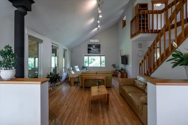 $699,000 | 76 Donahue Drive, South Thomaston, ME 04858