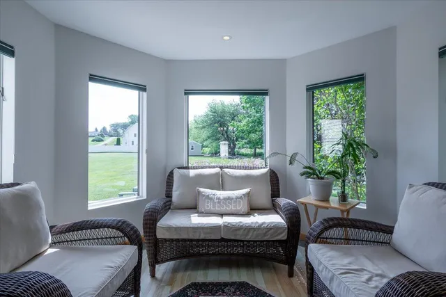 $699,000 | 76 Donahue Drive, South Thomaston, ME 04858