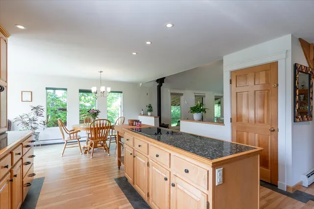 $699,000 | 76 Donahue Drive, South Thomaston, ME 04858