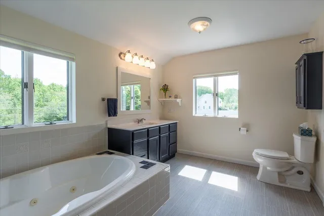 $699,000 | 76 Donahue Drive, South Thomaston, ME 04858