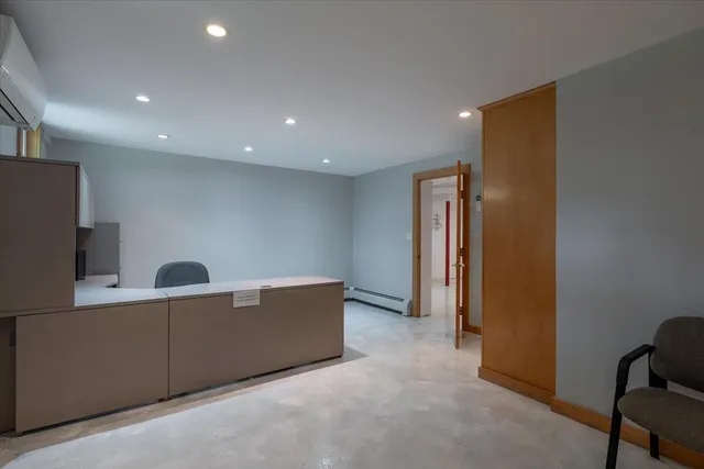 $699,000 | 76 Donahue Drive, South Thomaston, ME 04858