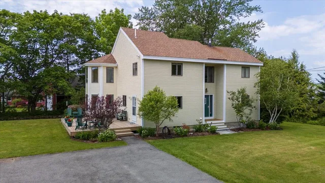 $699,000 | 76 Donahue Drive, South Thomaston, ME 04858