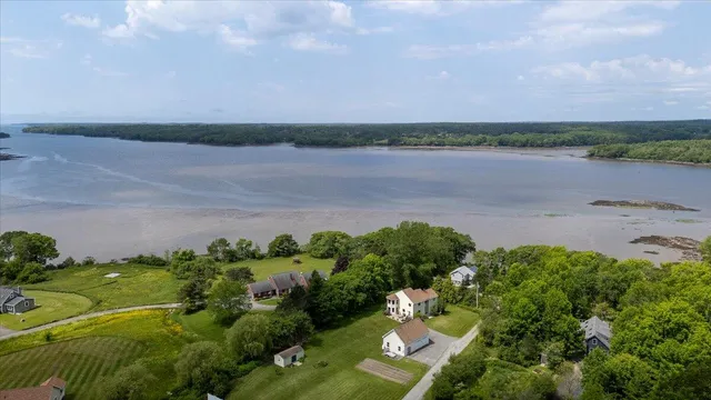 $699,000 | 76 Donahue Drive, South Thomaston, ME 04858