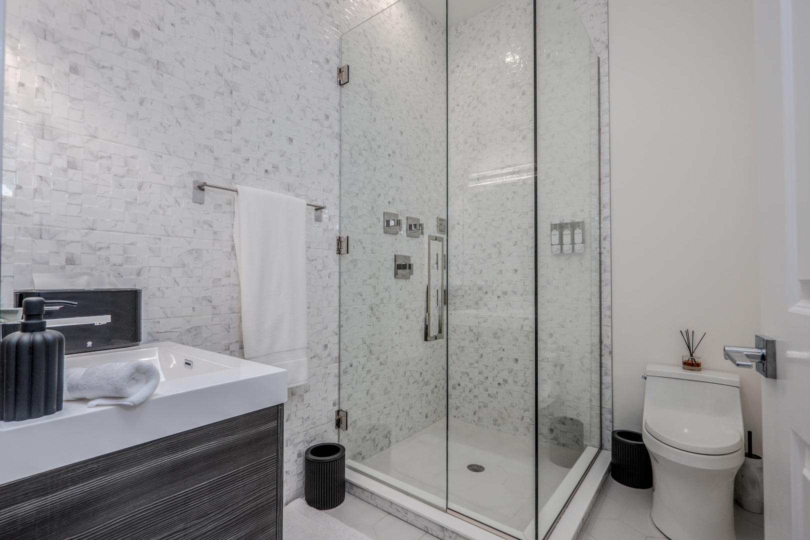 22 East Elm Street, Unit PH Chicago, IL 60611 - Photo 14 of 36